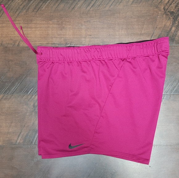 Women's Nike Tank and Shorts Bunde size L - Picture 2 of 10